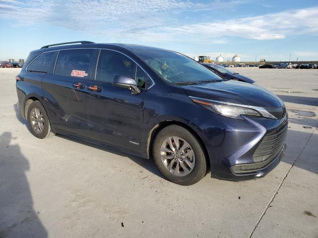 2021 TOYOTA SIENNA LE 5TDKRKEC0MS032057