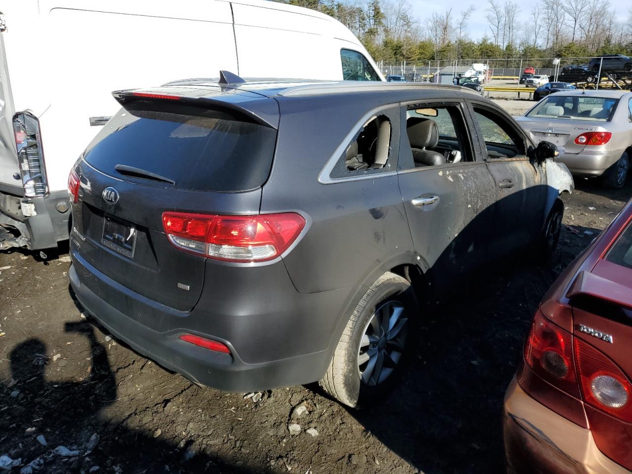 5XYPGDA30GG105667 2016 Kia Sorento Lx