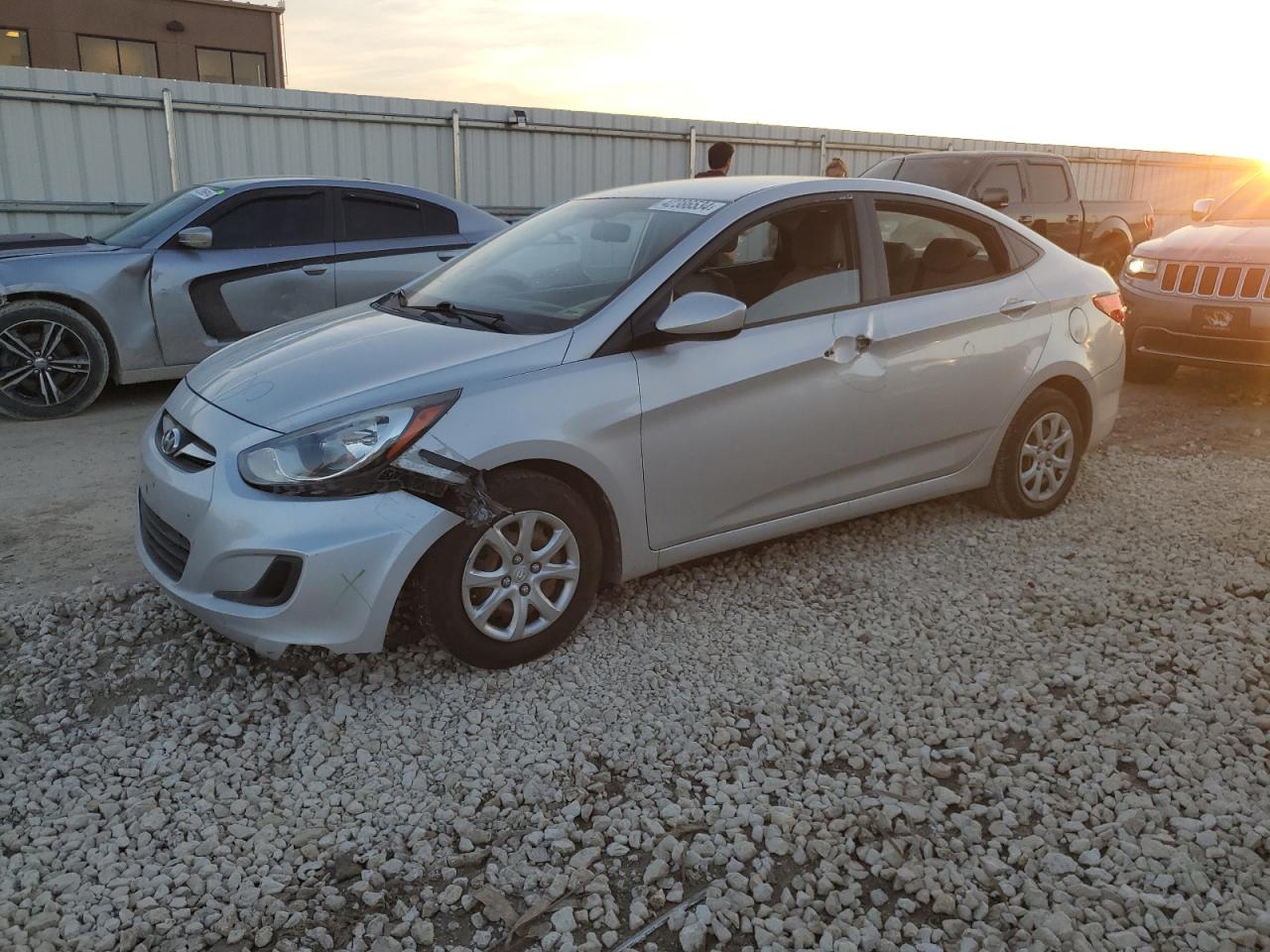 2013 Hyundai Accent Gls vin: KMHCT4AE2DU423436