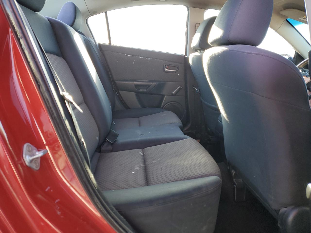 JM1BK12F941179228 2004 Mazda 3 I