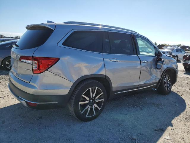 2019 HONDA PILOT TOUR 5FNYF5H98KB016520
