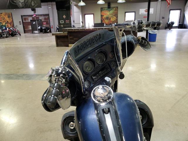 2009 HARLEY-DAVIDSON FLHTCU 1HD1FC4129Y627142