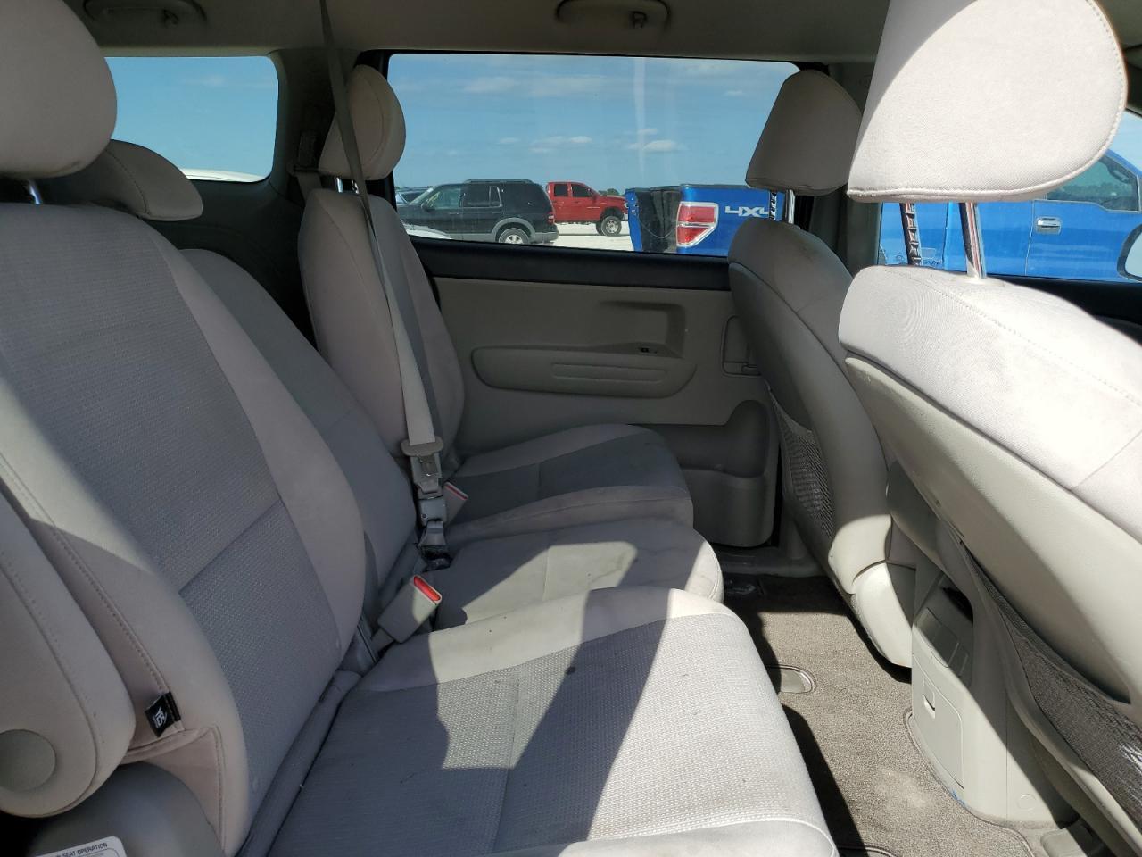 2017 Kia Sedona Lx vin: KNDMB5C15H6241185