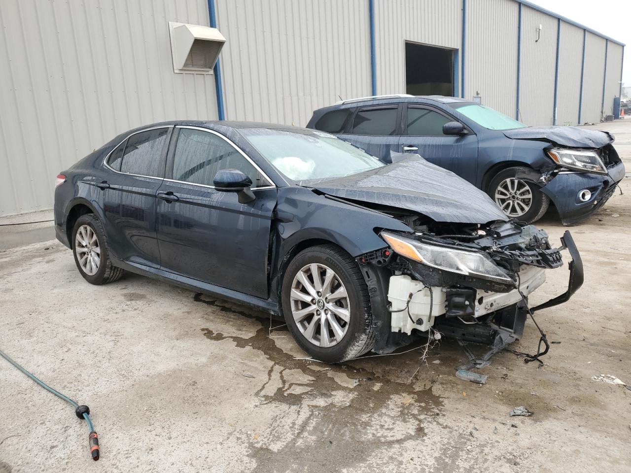 2018 Toyota Camry L vin: 4T1B11HKXJU555853