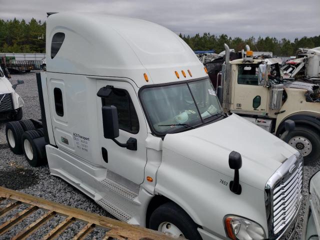 Lot #2404753838 2015 FREIGHTLINER CASCADIA 1 salvage car