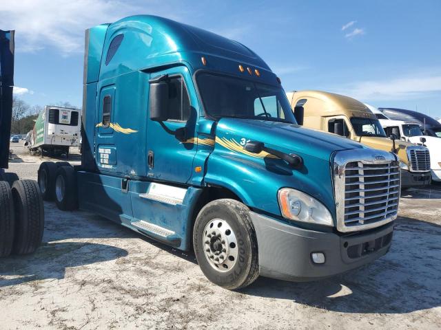Lot #2387747131 2015 FREIGHTLINER CASCADIA 1 salvage car