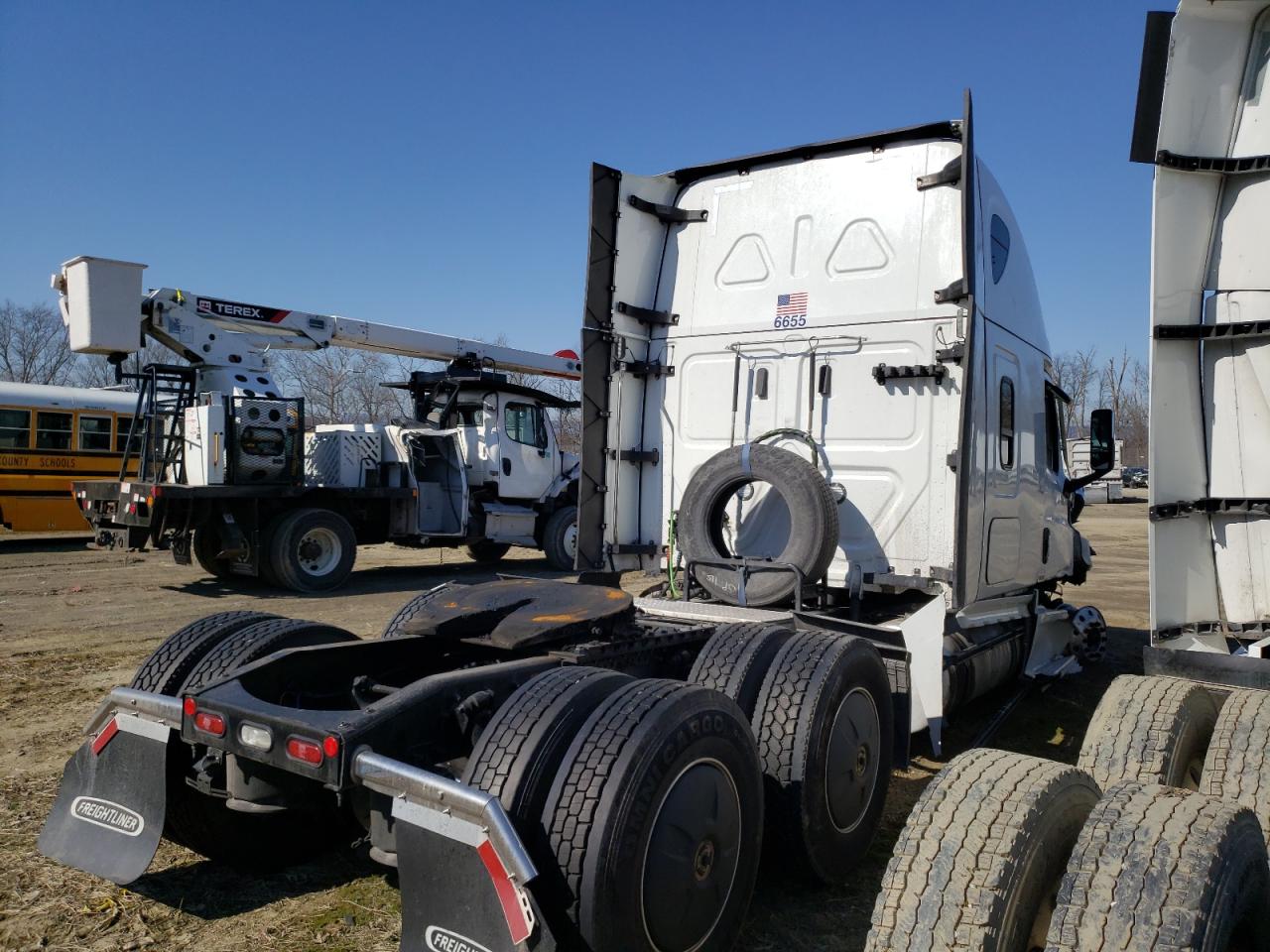 Lot #2885679983 2023 FREIGHTLINER CASCADIA 1