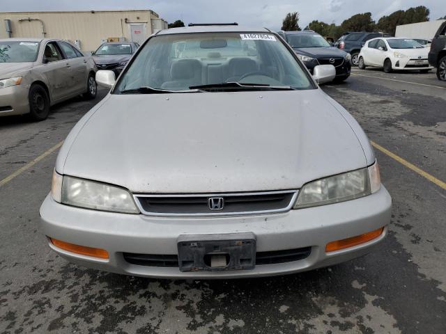 1996 Honda Accord Lx VIN: 1HGCD5633TA035017 Lot: 41627854