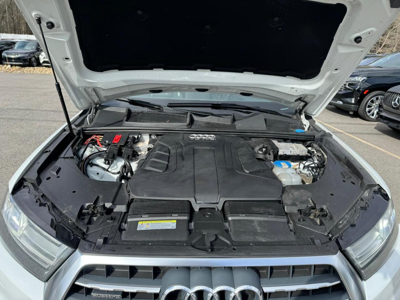 wa1vaaf72hd002683 WA1VAAF72HD002683 2017 Audi Q7 Prestige