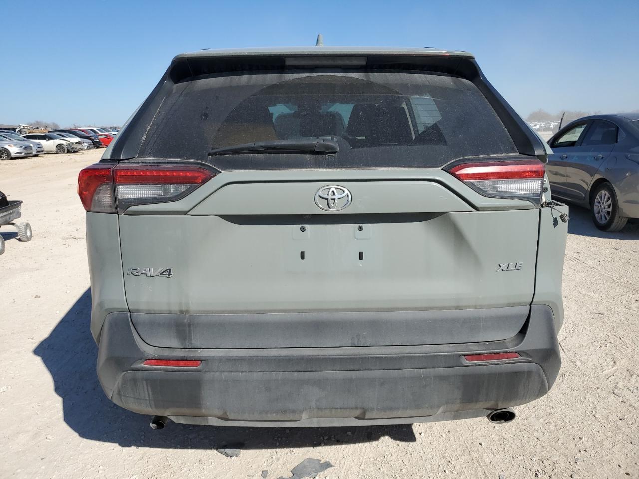 2T3W1RFV1MW133124 2021 Toyota Rav4 Xle