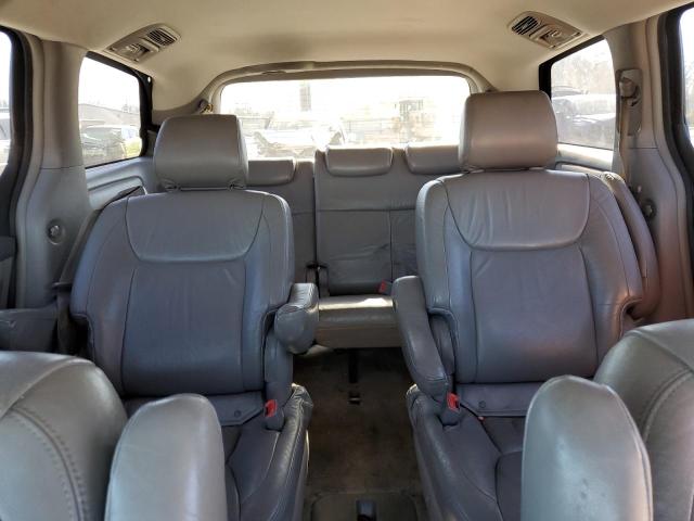 2005 Toyota Sienna - Image 10