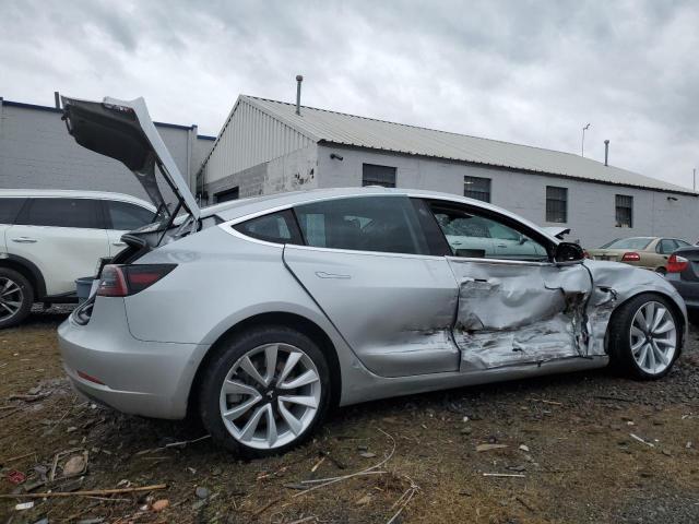 5YJ3E1EB1JF121377 2018 TESLA MODEL 3-2