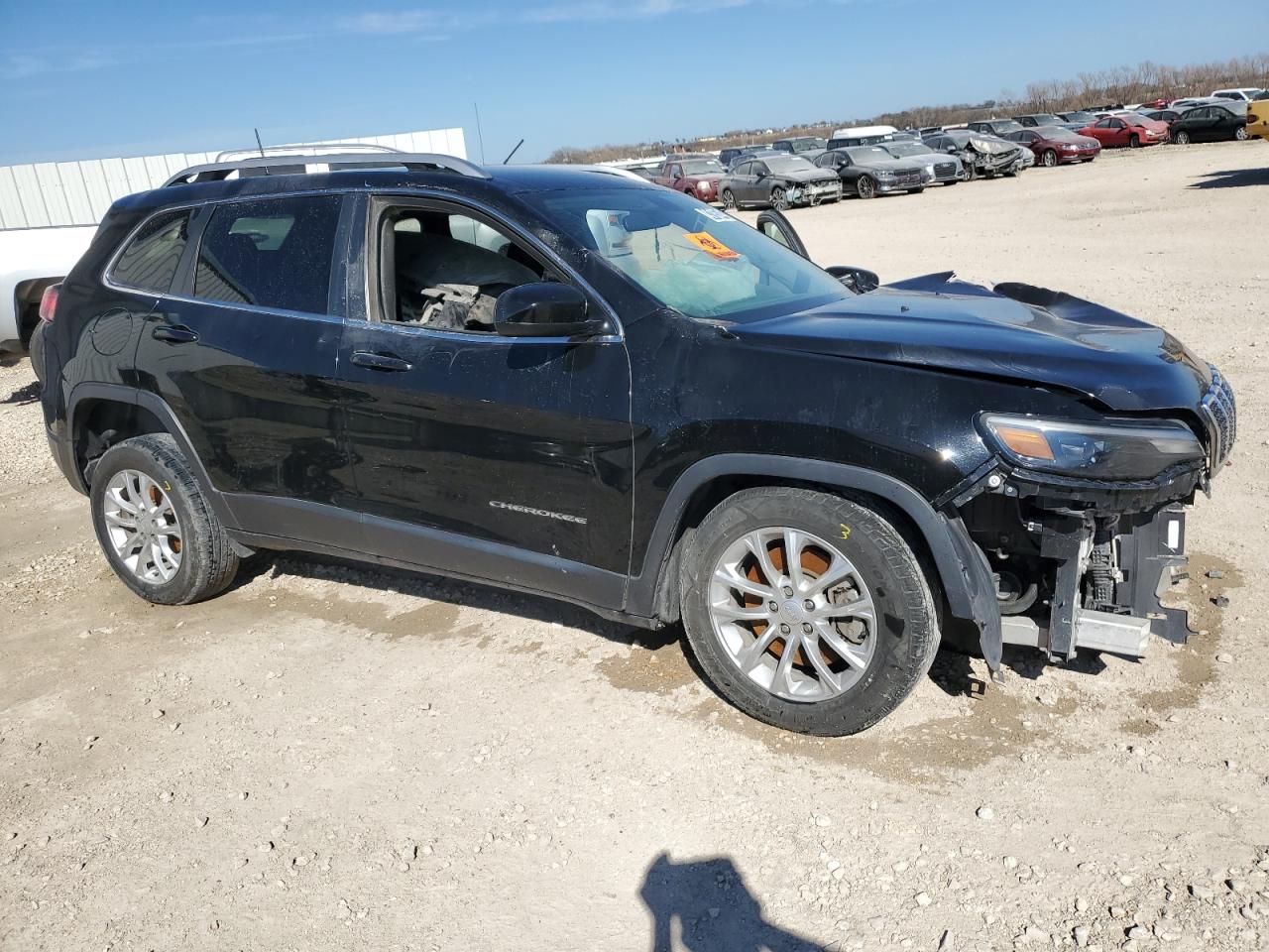 1C4PJLCB0KD265474 2019 Jeep Cherokee Latitude