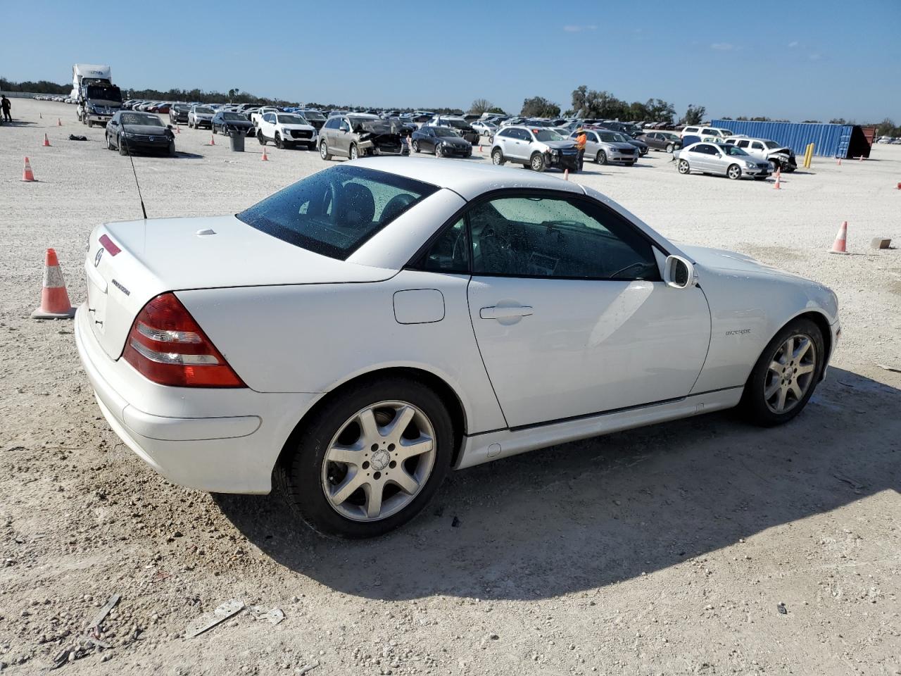 WDBKK49FX2F250975 2002 Mercedes-Benz Slk 230 Kompressor