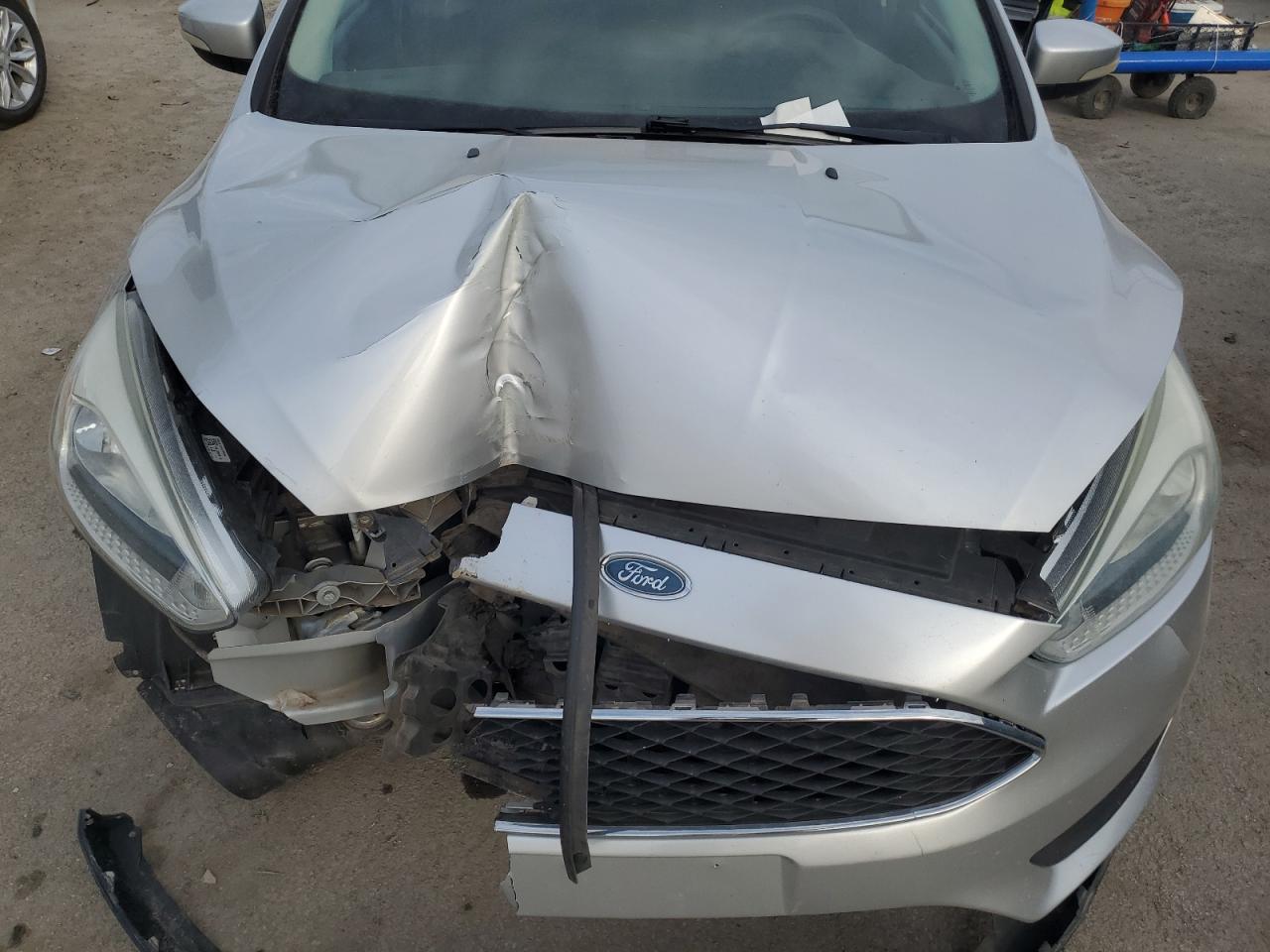 1FADP3F28FL256424 2015 Ford Focus Se