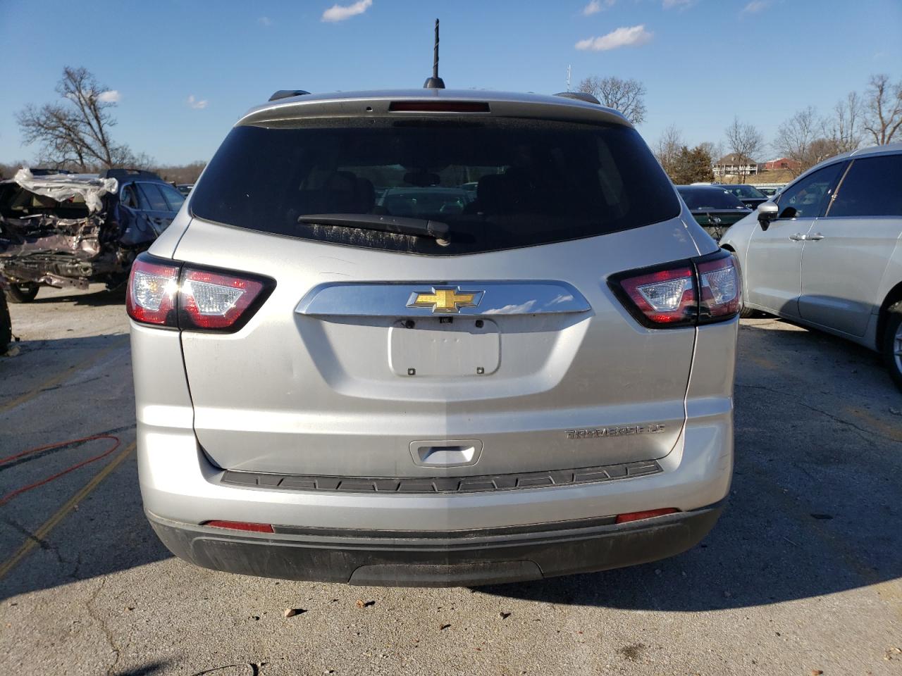 2016 Chevrolet Traverse Ls vin: 1GNKRFED6GJ173417