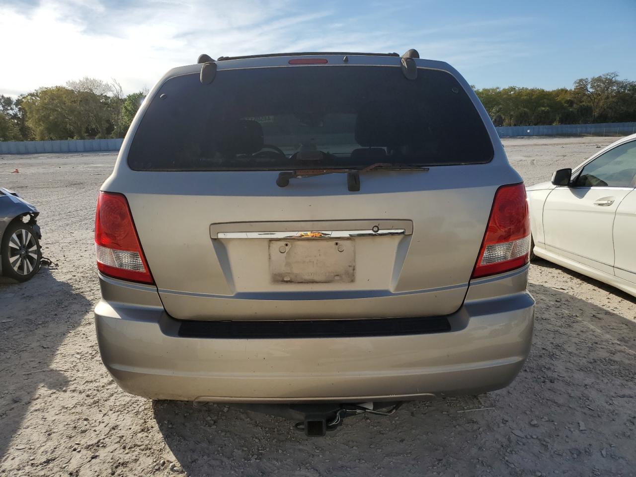 KNDJC733355392508 2005 Kia Sorento Ex