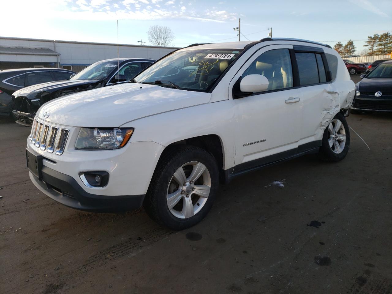 2015 Jeep Compass Latitude vin: 1C4NJDEB0FD304192