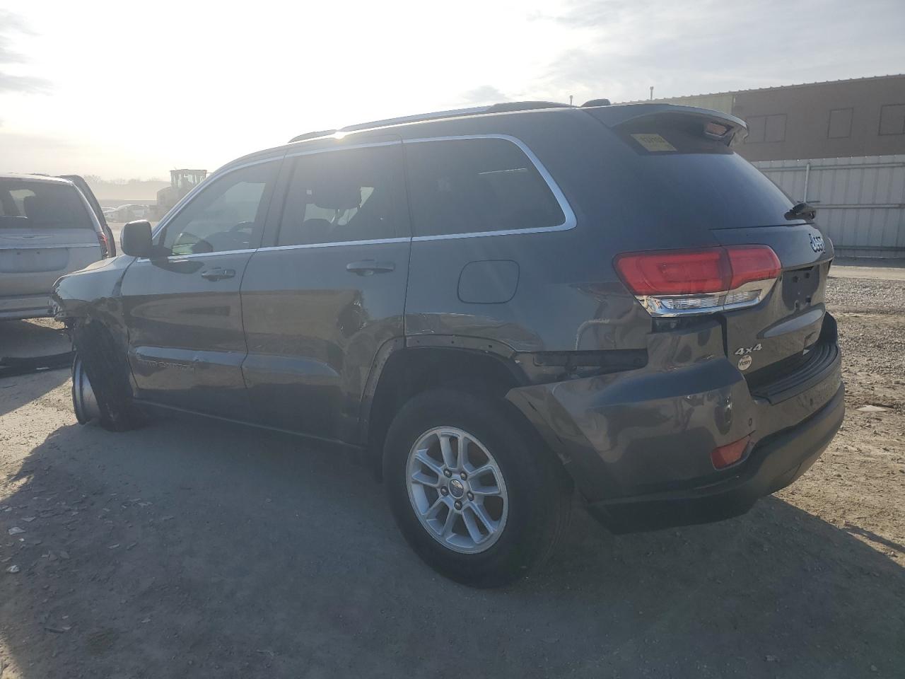 2019 Jeep Grand Cherokee Laredo vin: 1C4RJFAG8KC823540