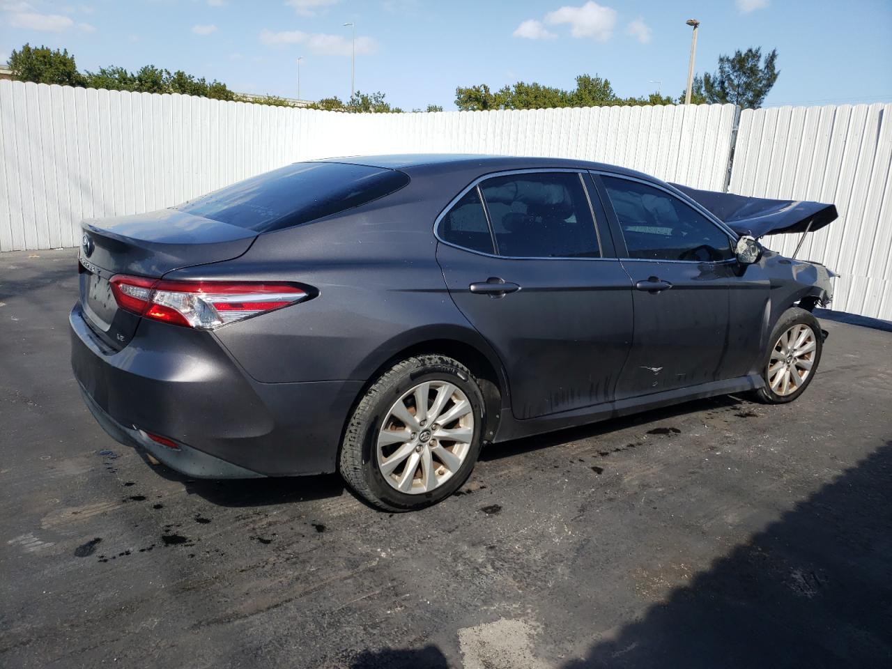 4T1B11HK6JU103916 2018 Toyota Camry L