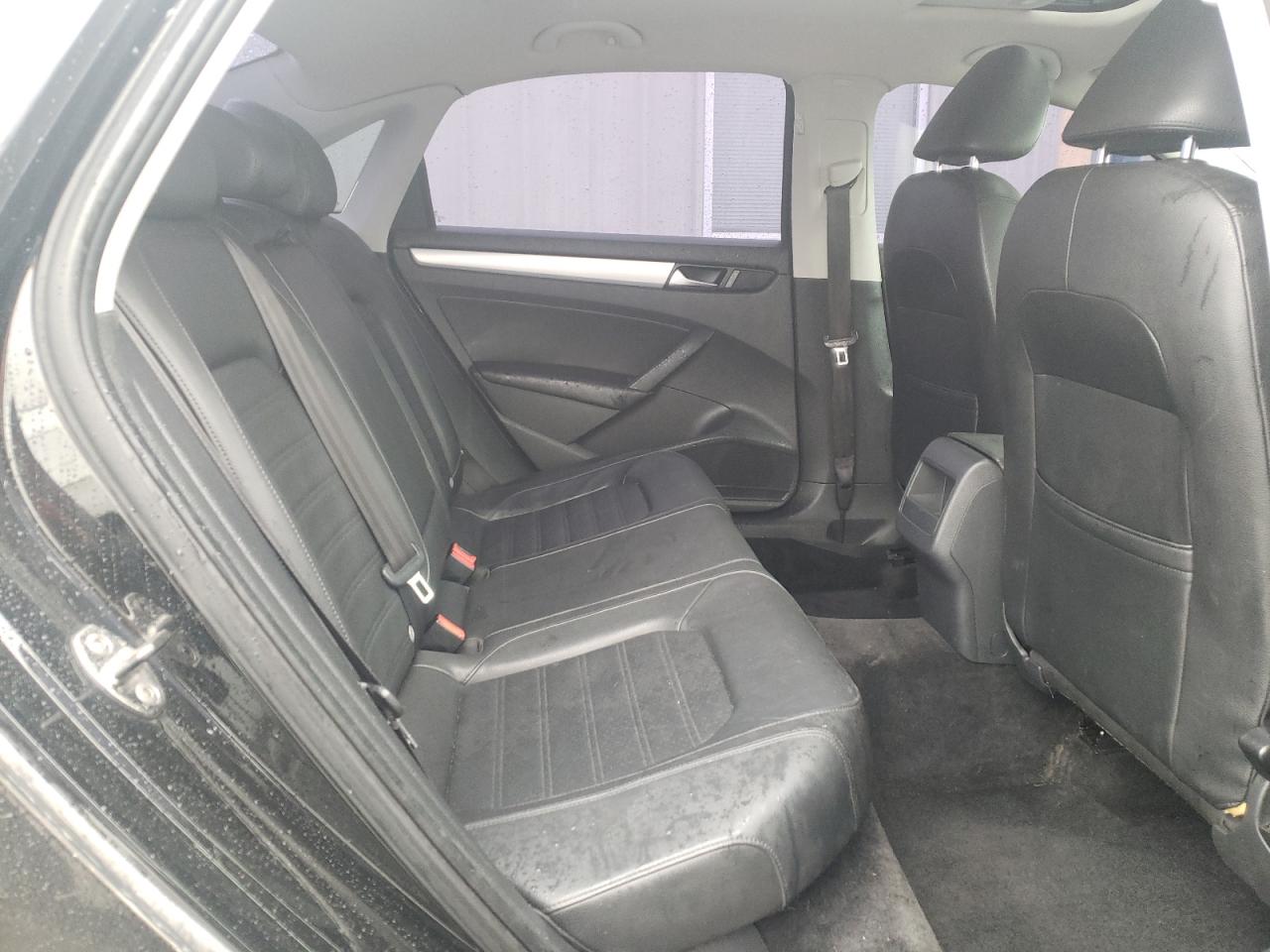 1VWBM7A31CC053773 2012 Volkswagen Passat Se