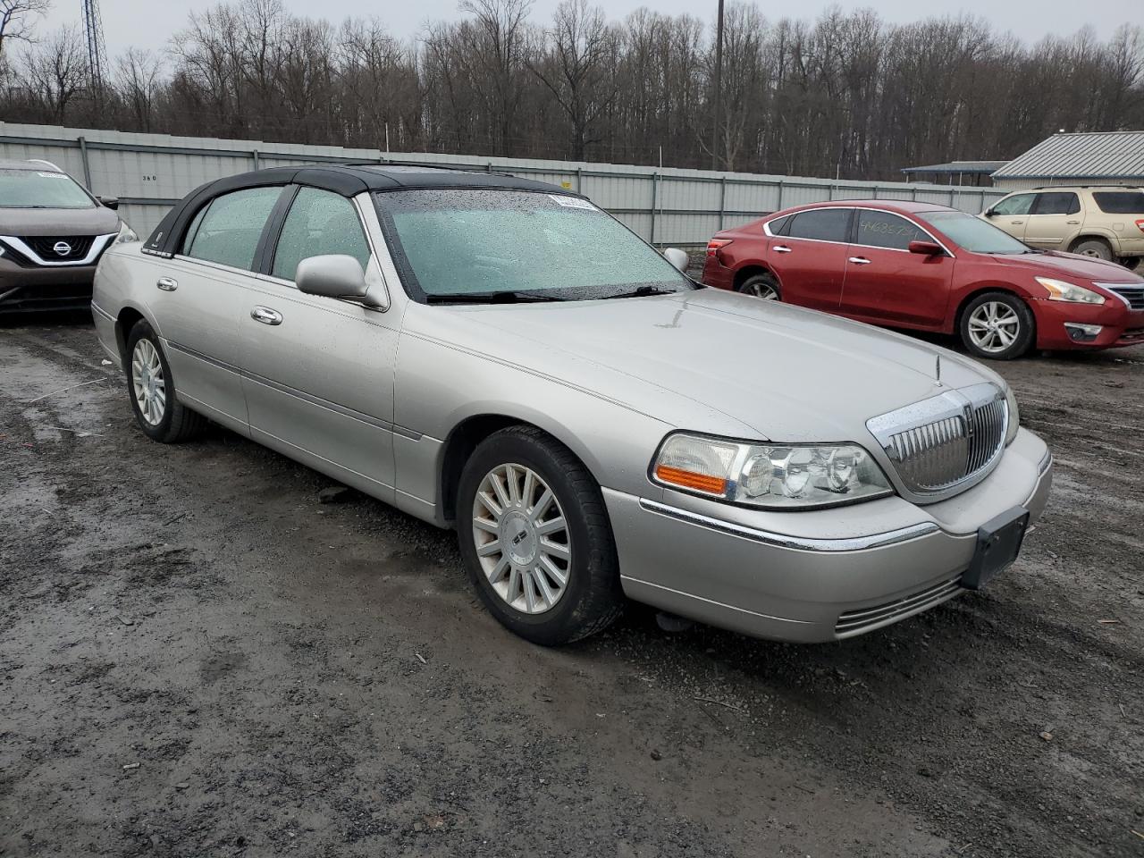 1LNHM83W24Y619448 2004 Lincoln Town Car Ultimate