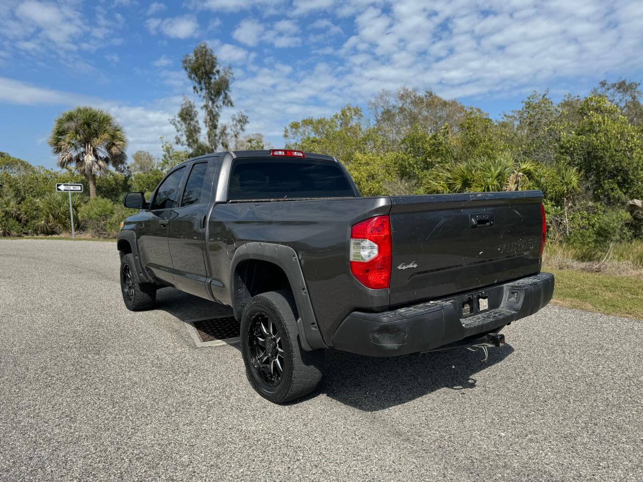 5tfum5f17fx062000 5TFUM5F17FX062000 2015 Toyota Tundra Double Cab Sr/Sr5