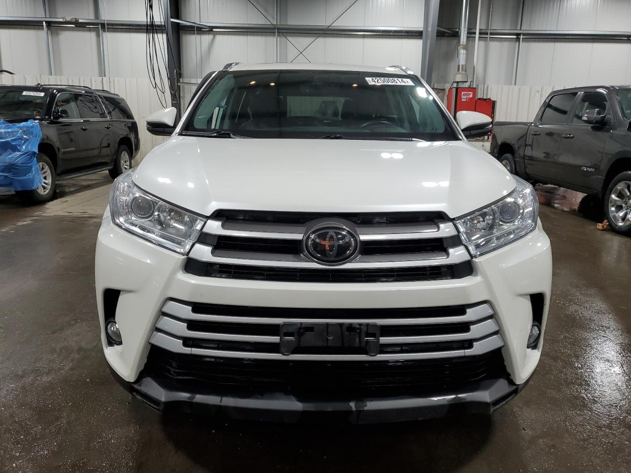 Lot #2371537126 2018 TOYOTA HIGHLANDER