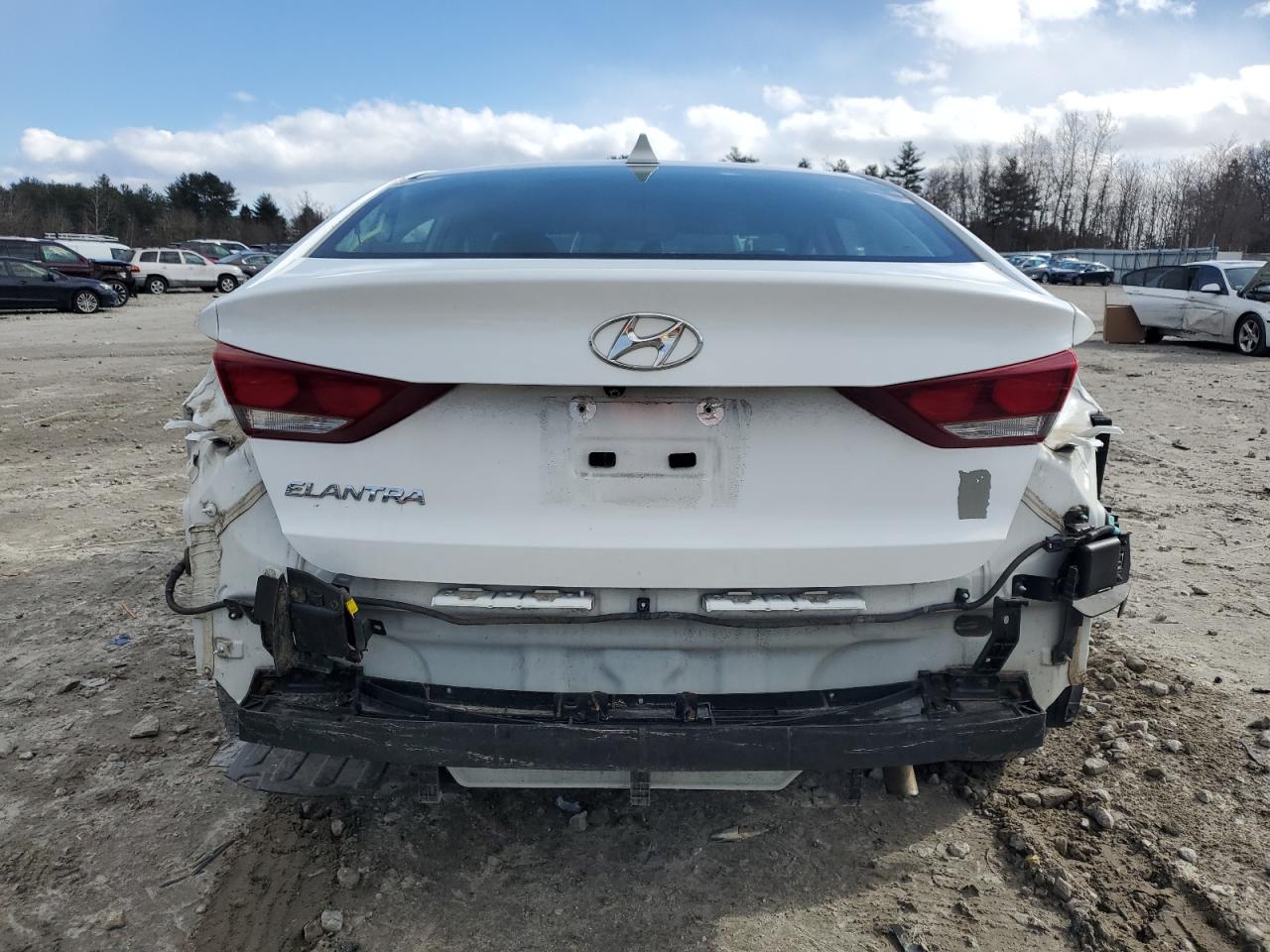 5NPD84LF4JH239685 2018 Hyundai Elantra Sel