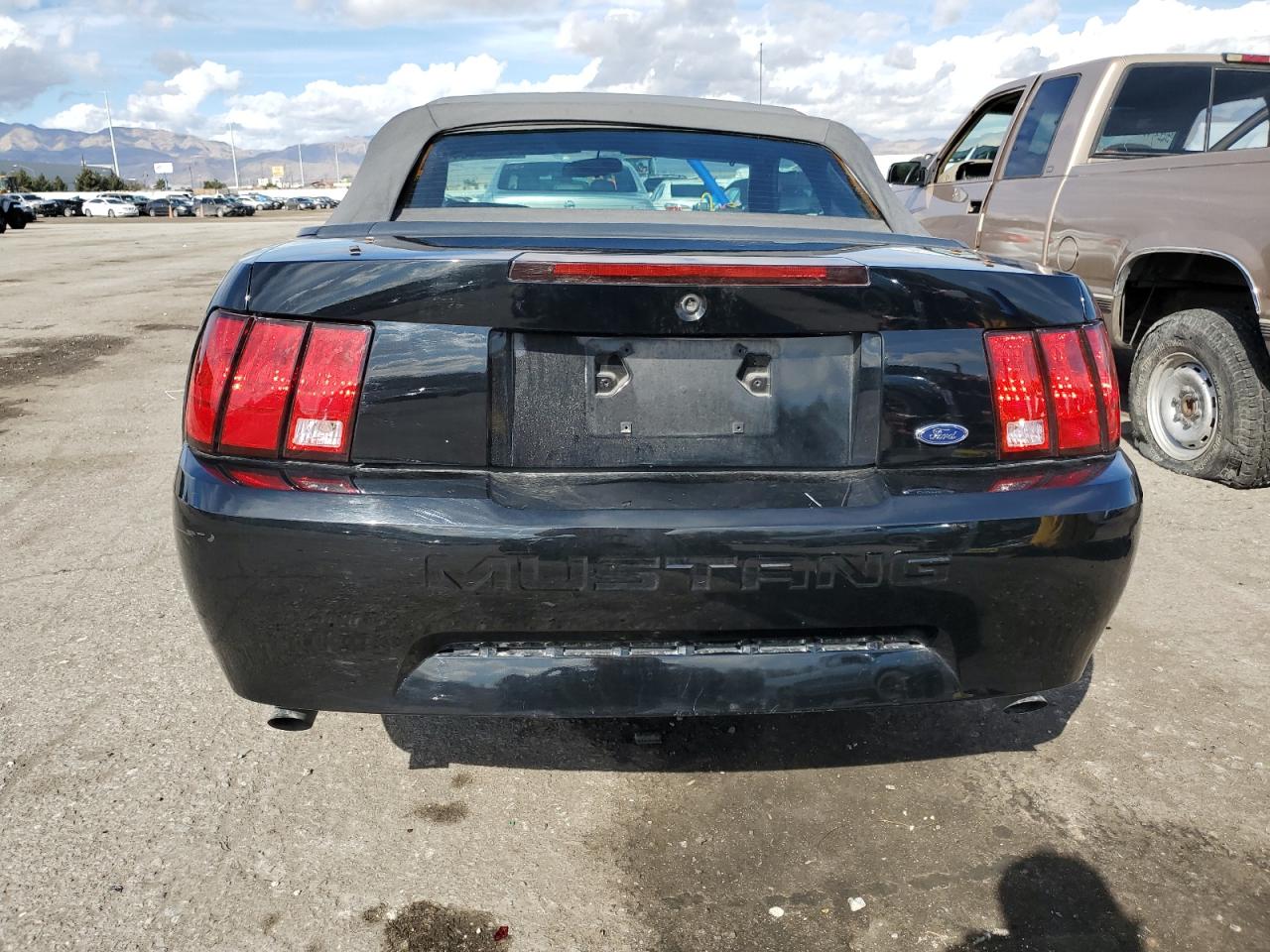 1FAFP44421F137973 2001 Ford Mustang 1FAFP44421F137973 2001 Ford Mustang