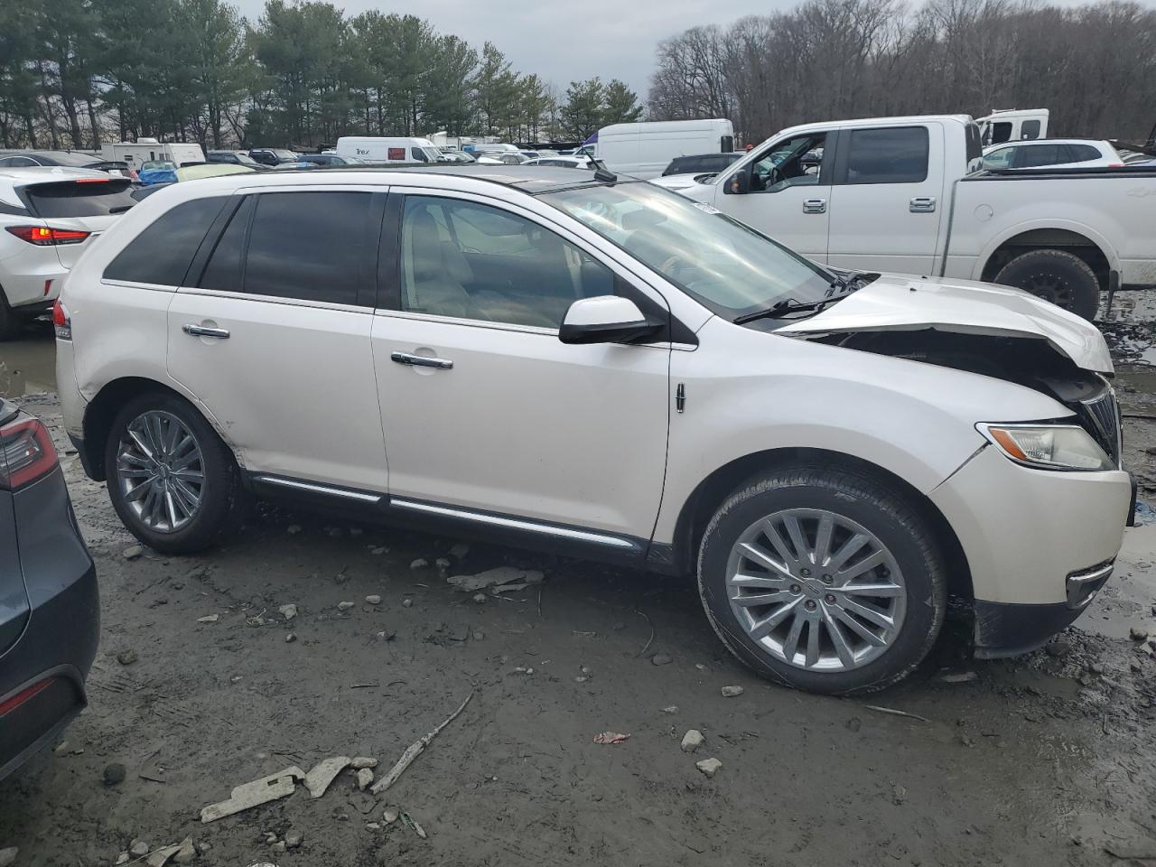 2LMDJ8JK3BBJ30272 2011 Lincoln Mkx