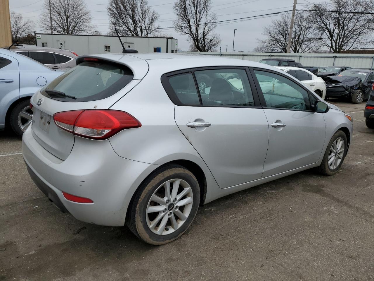 KNAFK5A87H5669612 2017 Kia Forte Lx