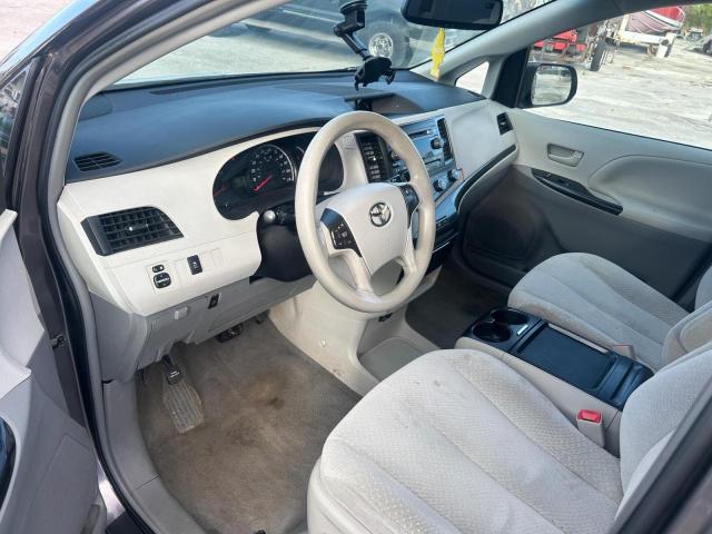 2011 Toyota Sienna - Image 5