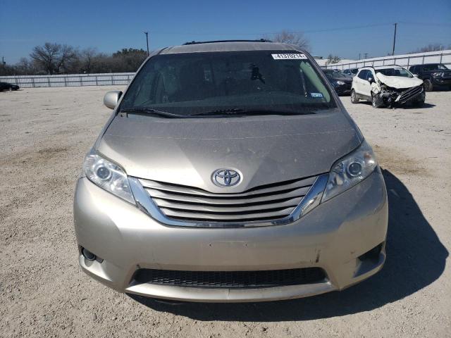 Lot #2443392723 2015 TOYOTA SIENNA LE salvage car