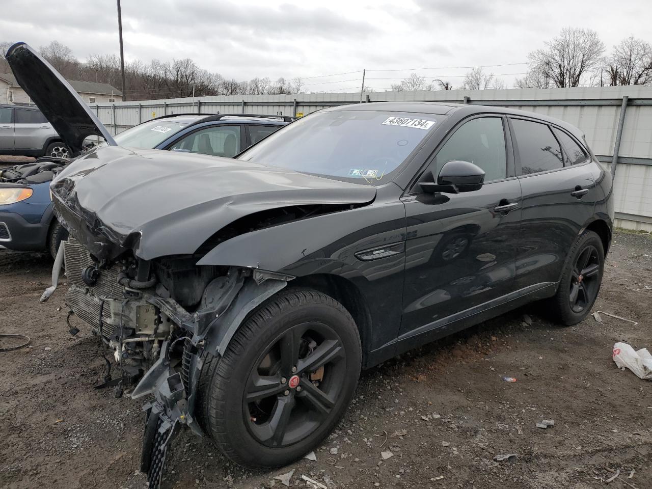 SADCL2BV9HA064427 JAGUAR F-PACE 2017