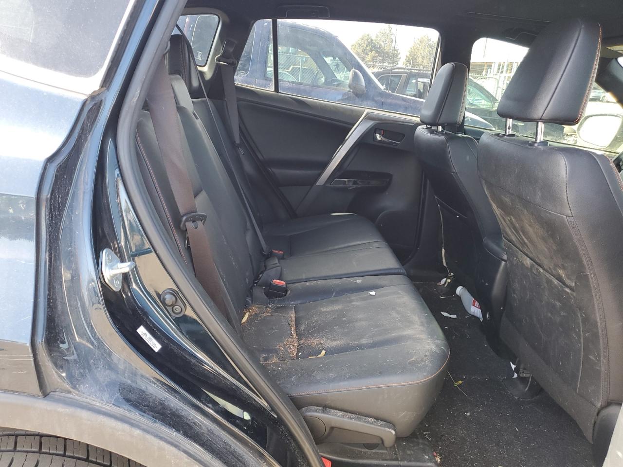 JTMJFREV6HJ124985 TOYOTA RAV4 2017