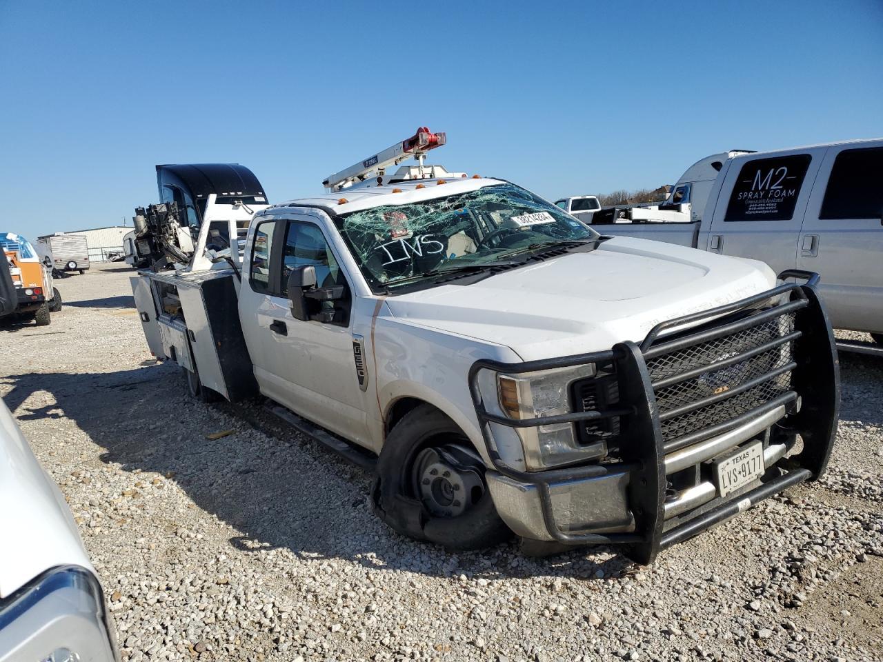 VIN: 1FD8X3H60KED03502 2019 FORD F350