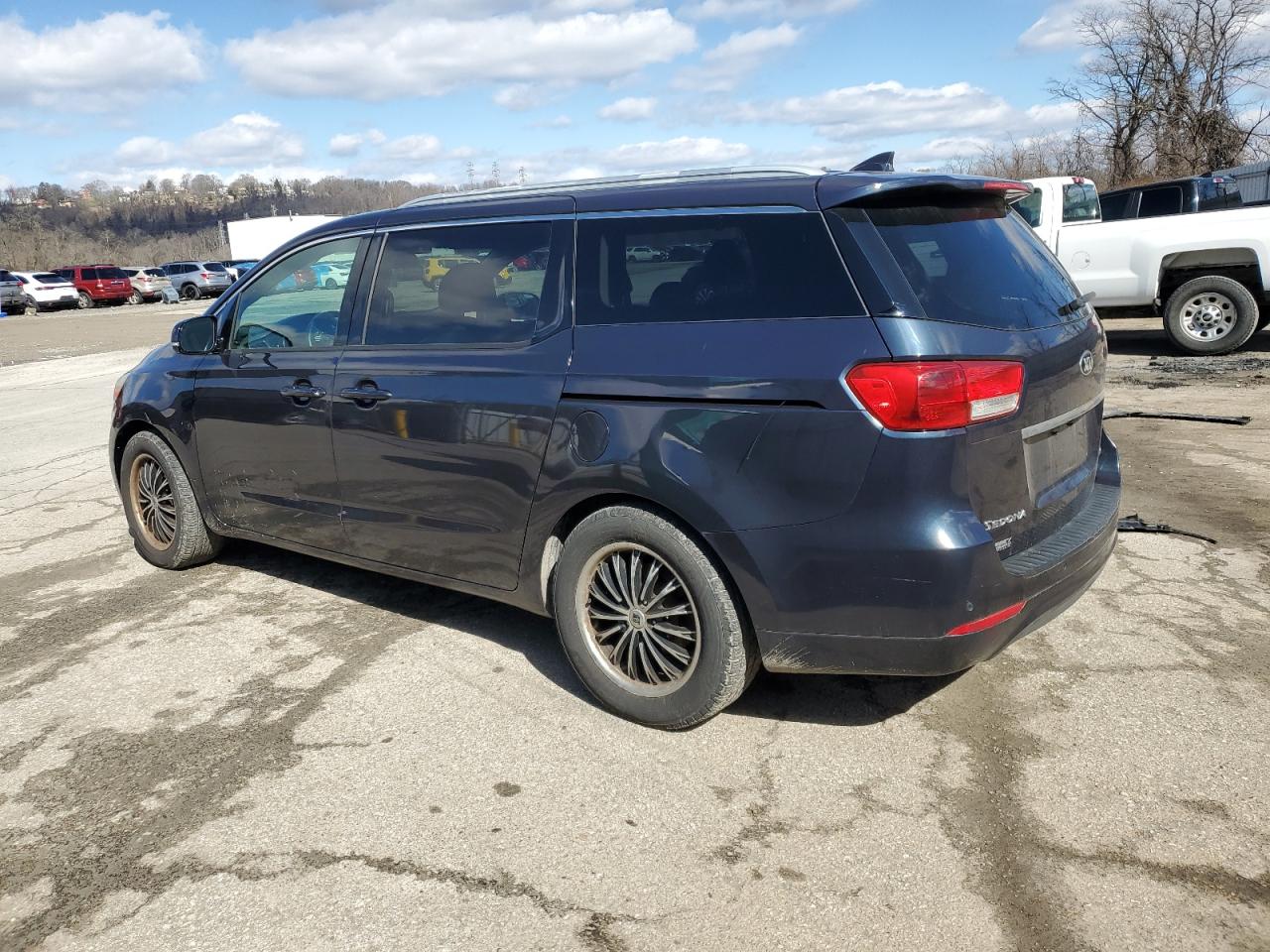 kndmc5c18f6032856 KNDMC5C18F6032856 2015 Kia Sedona Ex