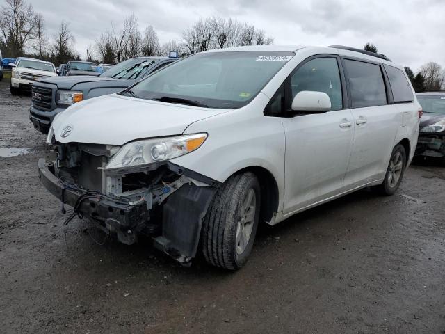 Lot #2381161127 2015 TOYOTA SIENNA LE salvage car