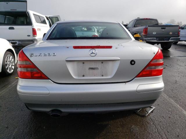 1998 Mercedes-Benz Slk 230 Kompressor VIN: WDBKK47FXWF024122 Lot: 44052594