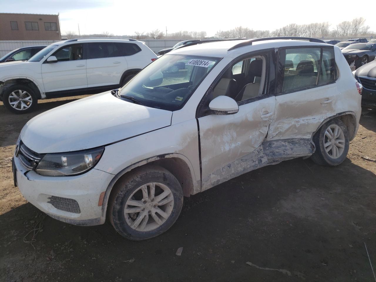 WVGBV7AX1GW029637 2016 Volkswagen Tiguan S