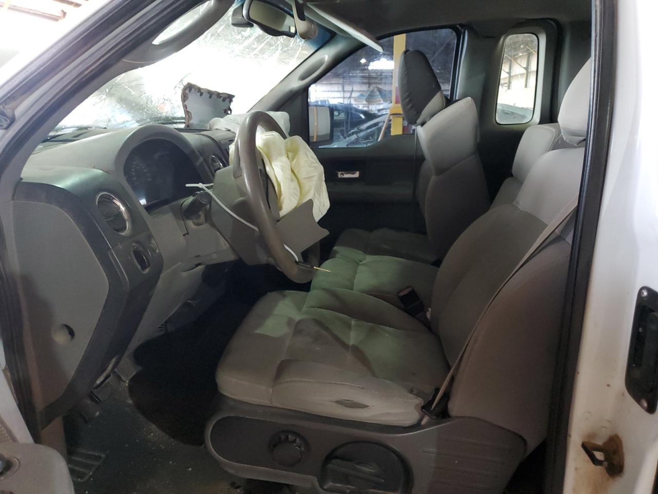 1FTRF12W05NA21812 2005 Ford F150