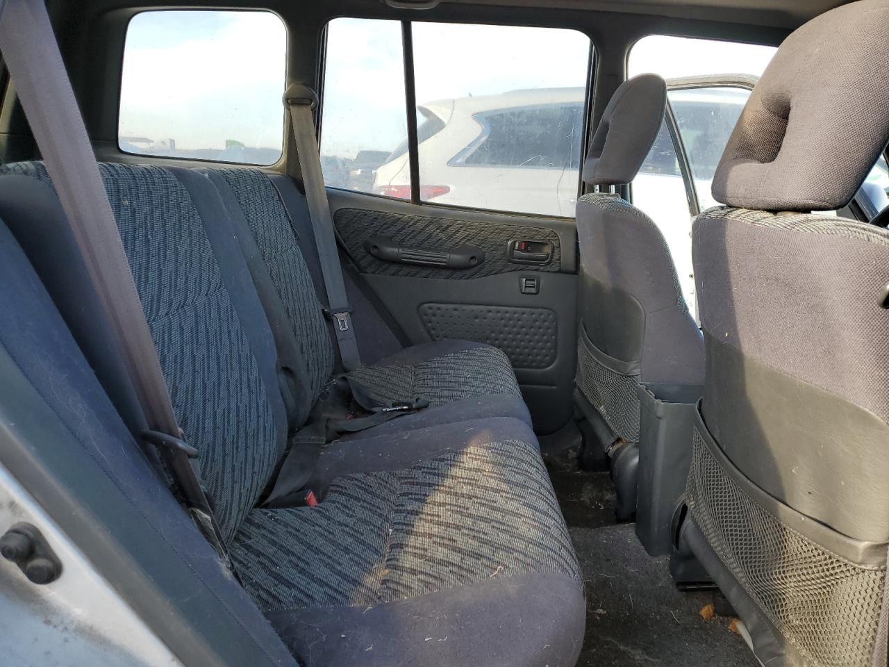 JT3GP10V2W0030058 1998 Toyota Rav4