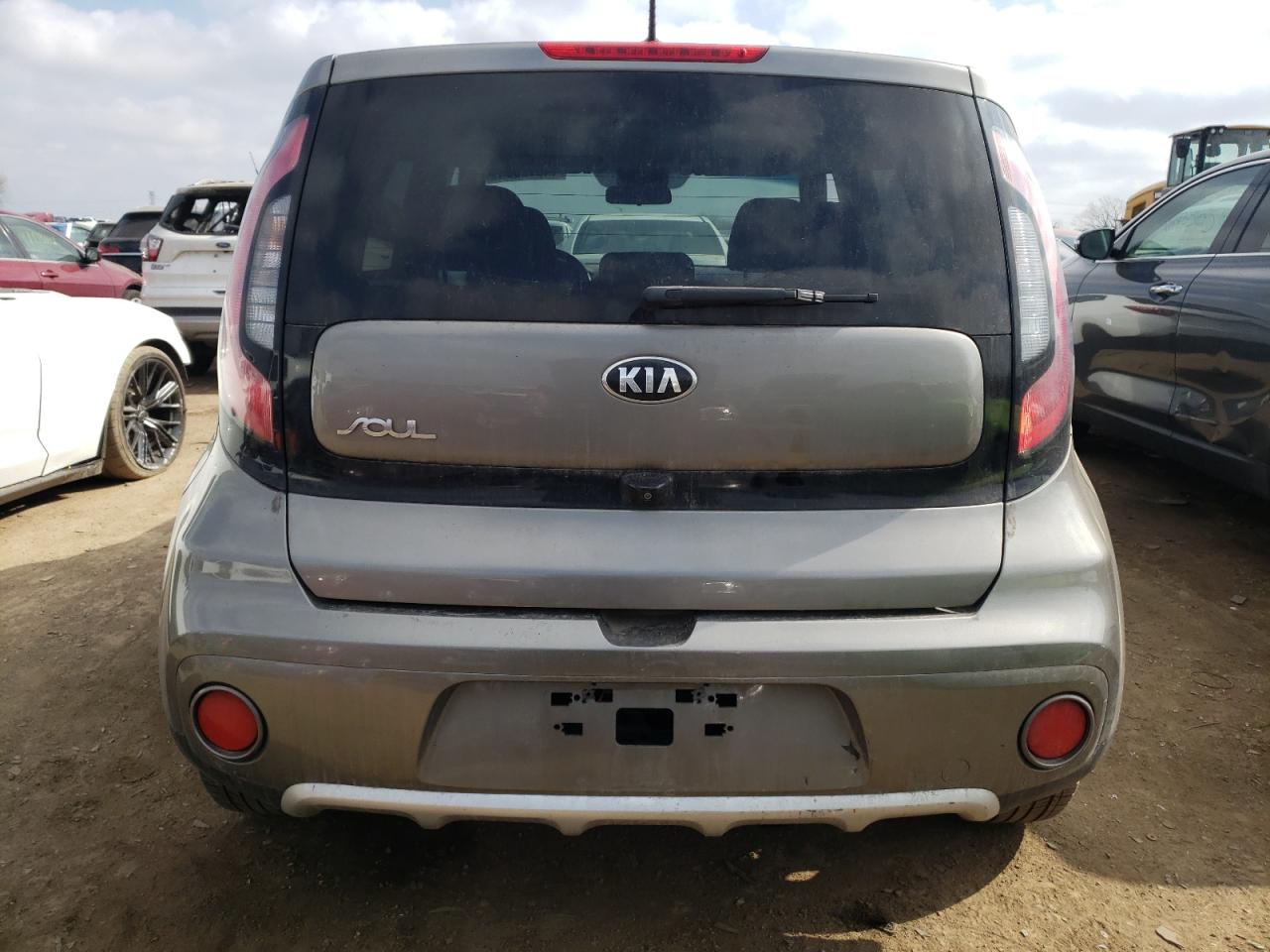 KNDJP3A50J7607701 2018 Kia Soul +