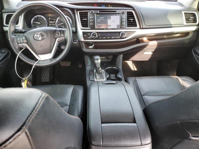 VIN 5TDJZRFH7KS954157 2019 Toyota Highlander, SE no.8