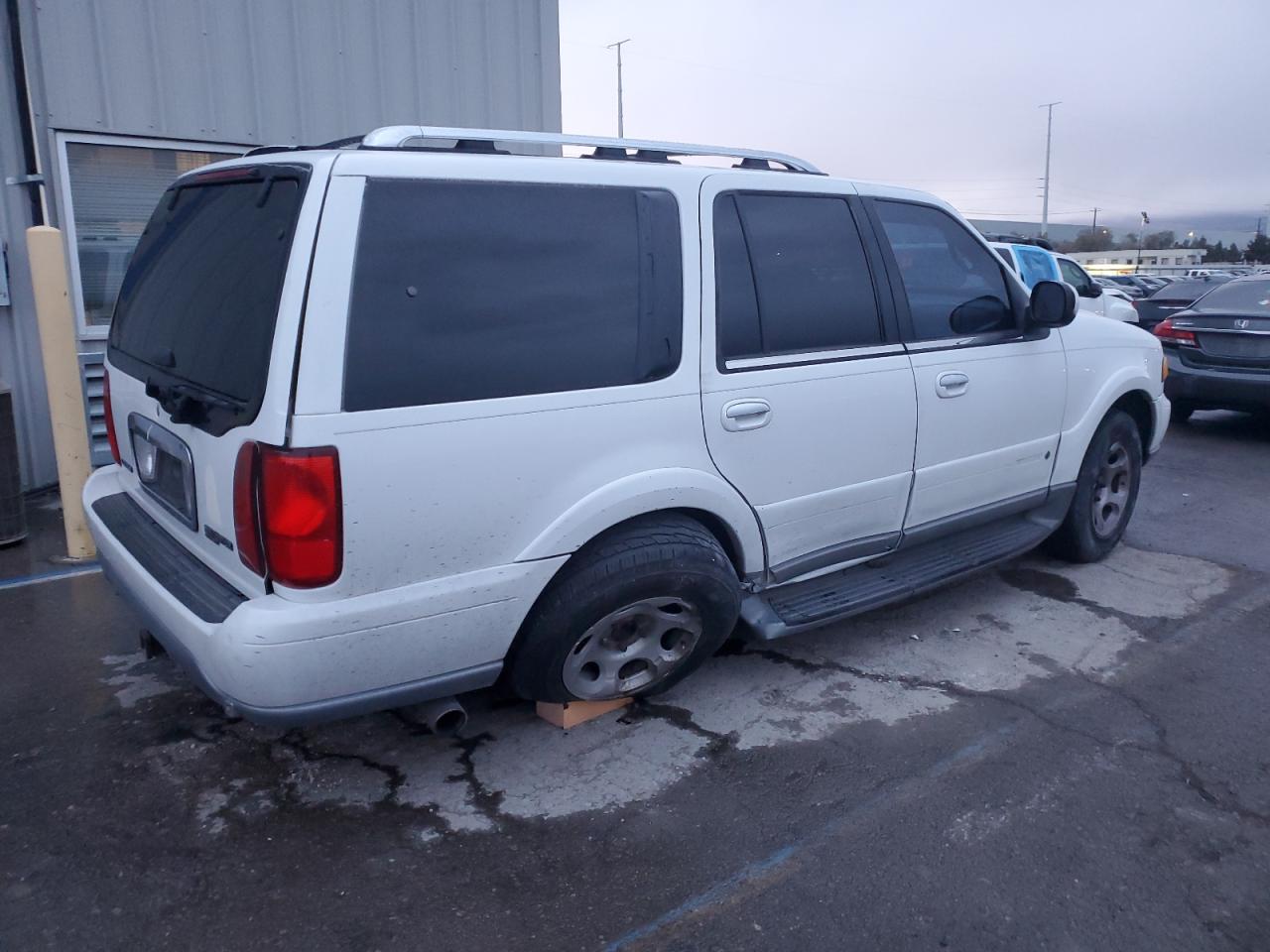 5lmfu28ax1lj05922 5LMFU28AX1LJ05922 2001 Lincoln Navigator