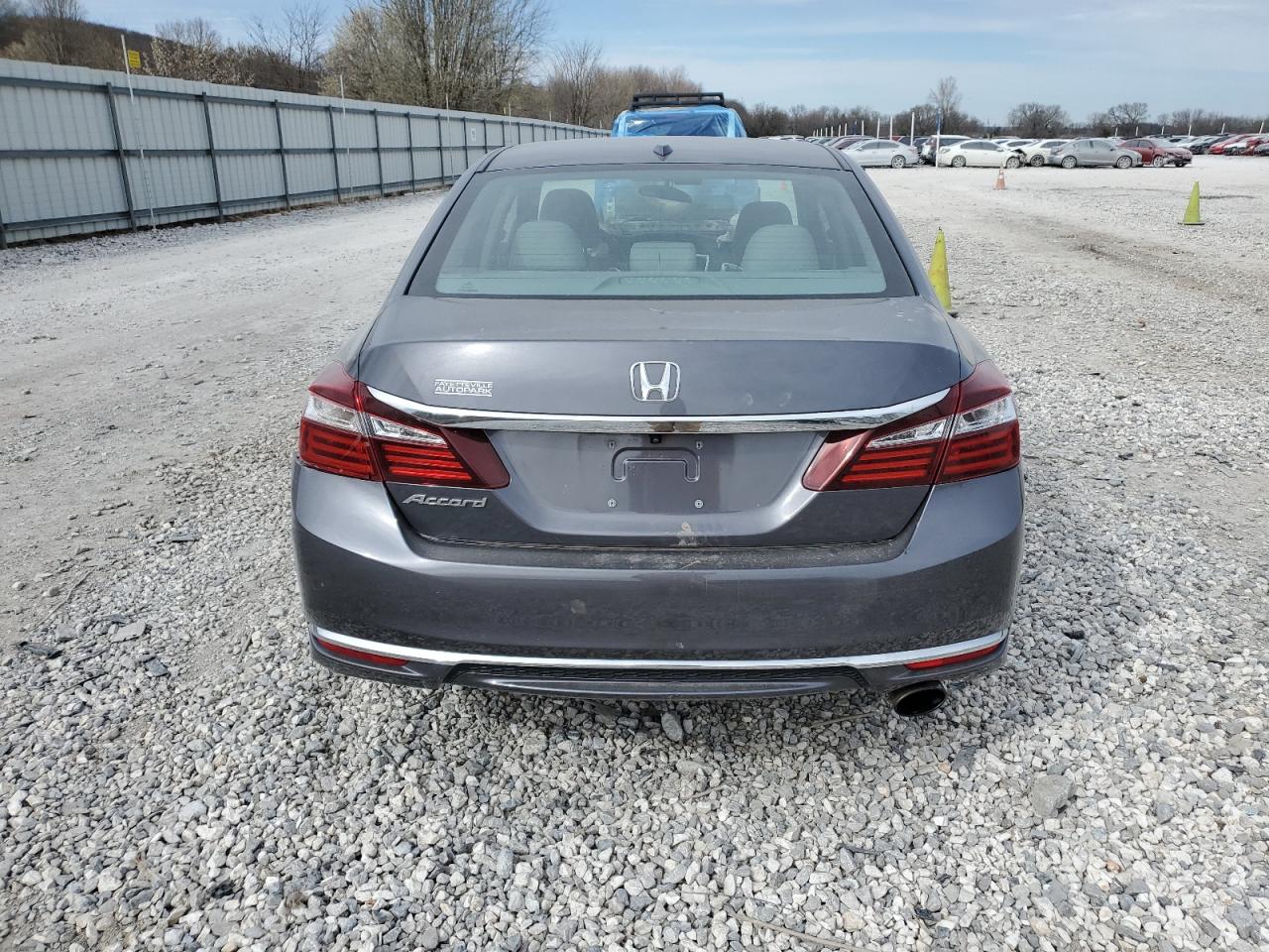 1HGCR2F90HA168118 HONDA ACCORD 2017