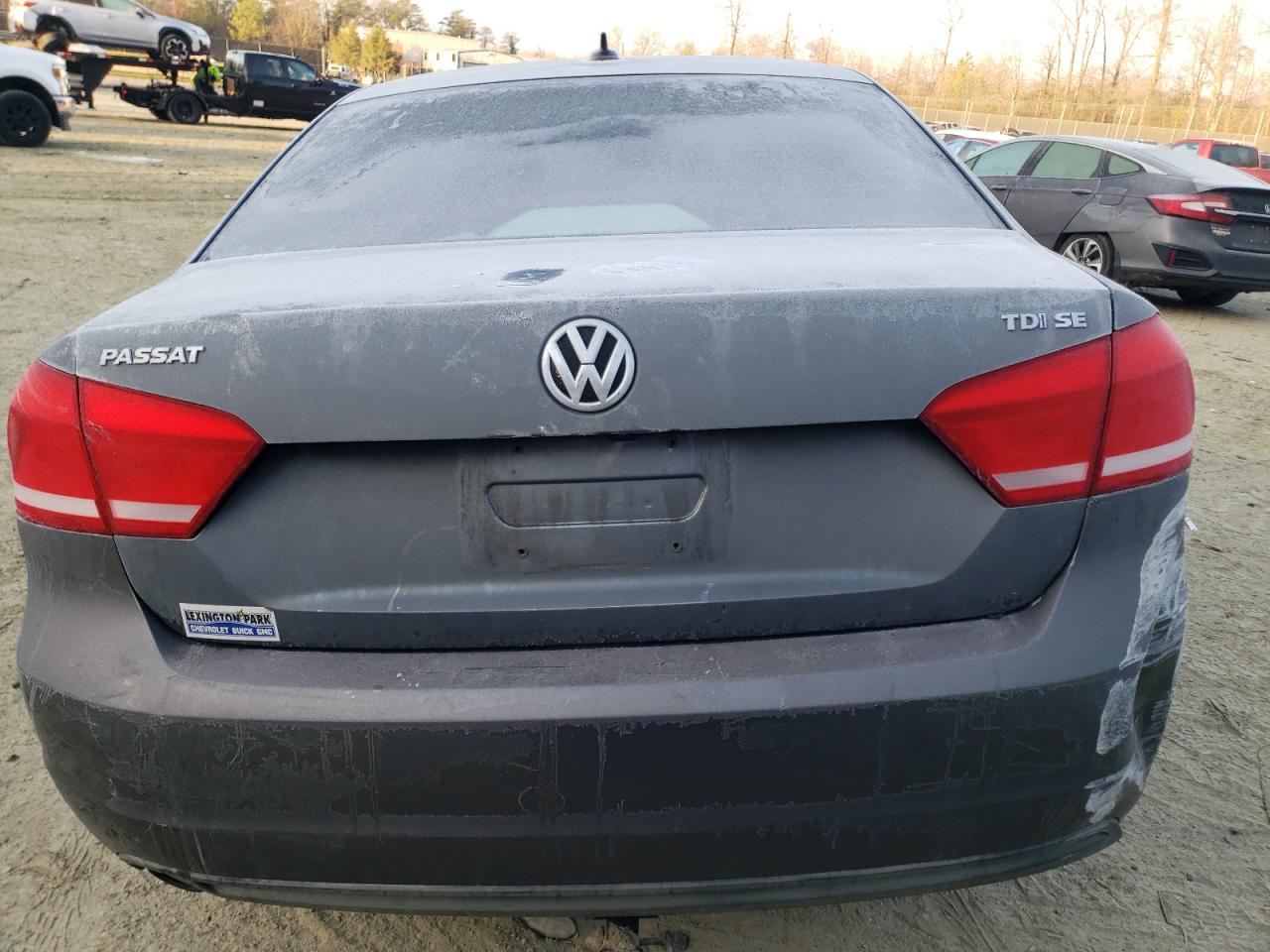 1VWBN7A35EC105390 2014 Volkswagen Passat Se