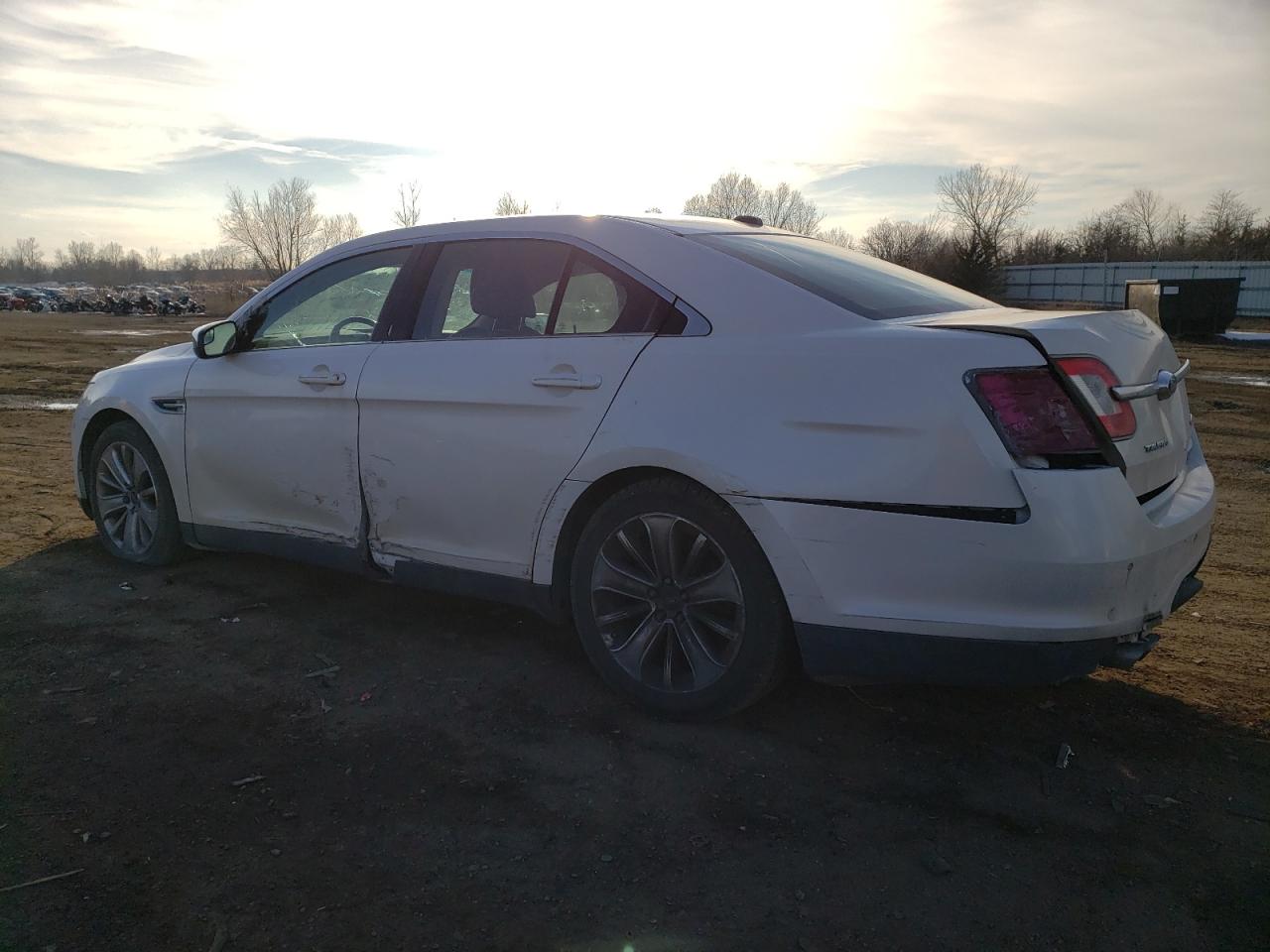 Lot #2363550058 2012 FORD TAURUS LIM