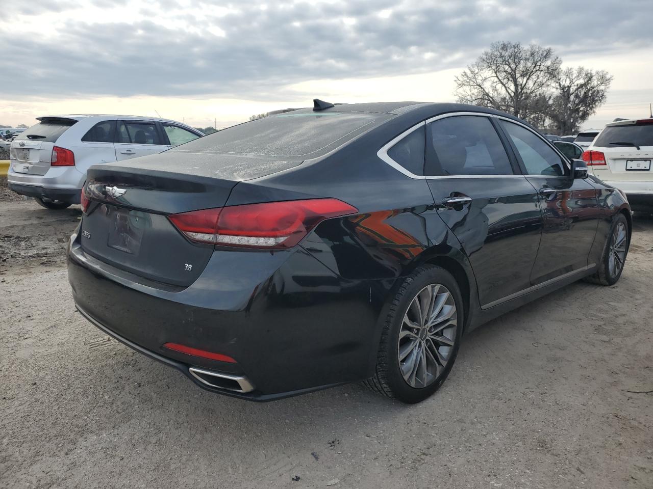 2015 Hyundai Genesis 3.8L vin: KMHGN4JE5FU042985